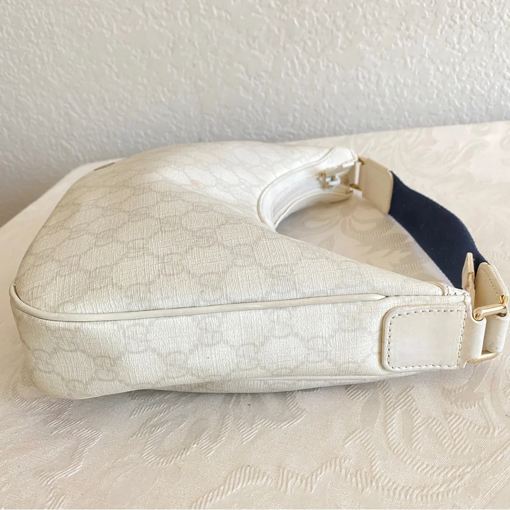 GUCCI GG supreme hobo Bag
